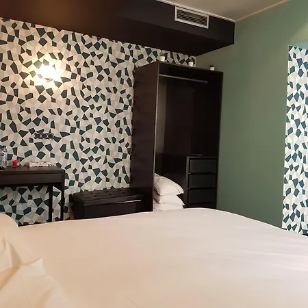 Brit Aux Sacres Centre Hotel Reims