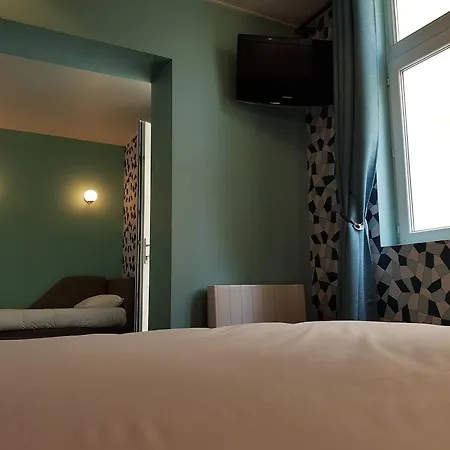 Hotel Brit Aux Sacres Centre