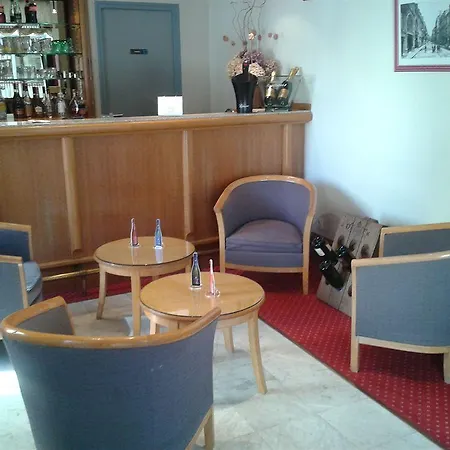 Brit Aux Sacres Centre Hotel