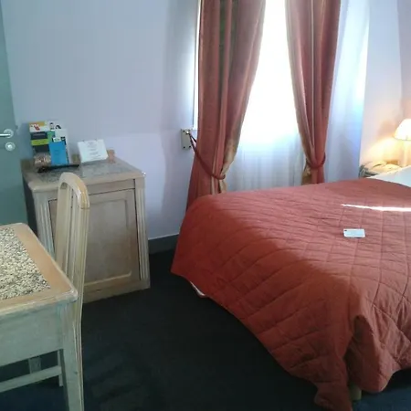 Brit Aux Sacres Centre Hotel Reims