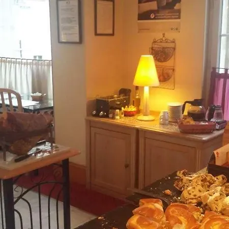 Hotel Brit Aux Sacres Centre 3*