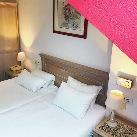 Brit Aux Sacres Centre Hotel