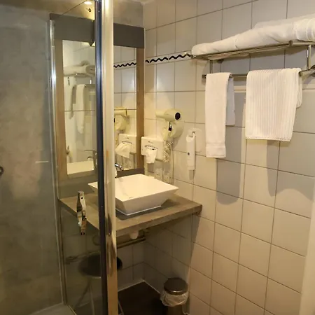 Hotel Brit Aux Sacres Centre