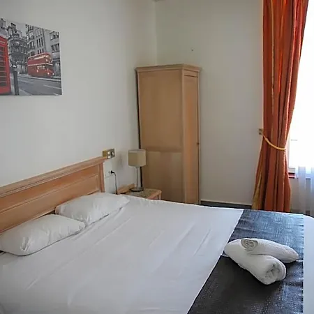 Hotel Aux Sacres Reims, Centre Historique 3*