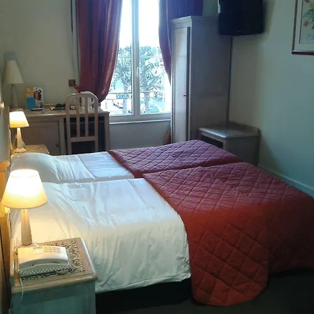 ホテル Aux Sacres Reims, Centre Historique