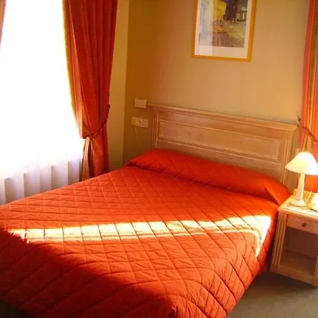 Aux Sacres Reims, Centre Historique ホテル
