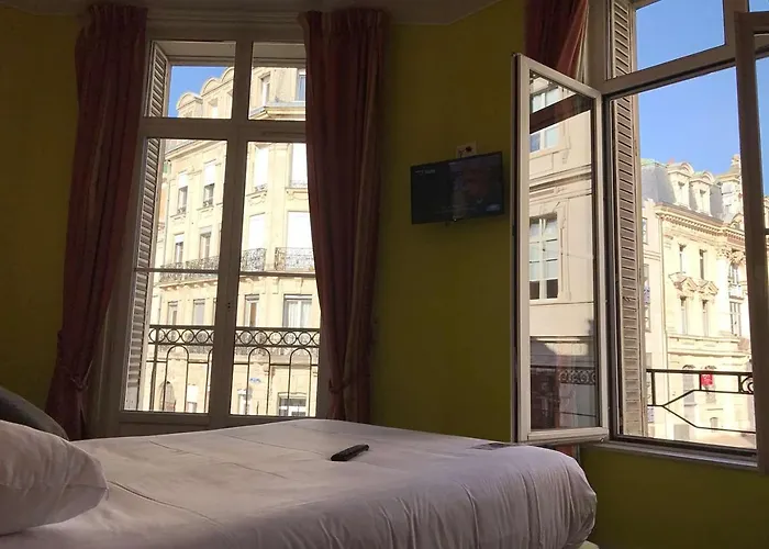 Aux Sacres Reims, Centre Historique Szálloda 3*