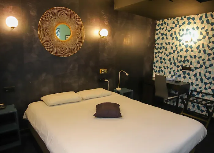 Aux Sacres Reims, Centre Historique Szálloda 3*