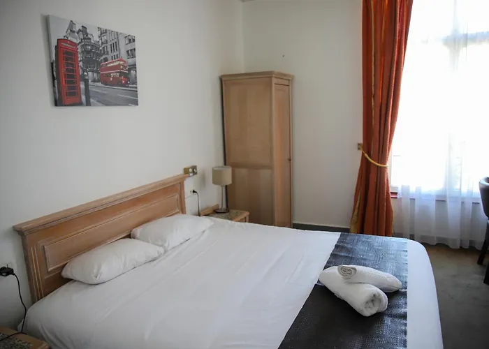 Aux Sacres Reims, Centre Historique Szálloda 3*