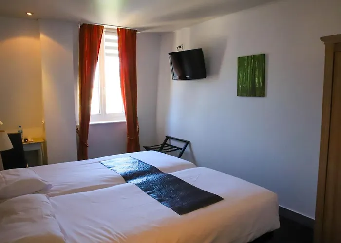 Hotel Aux Sacres Reims, Centre Historique 3*