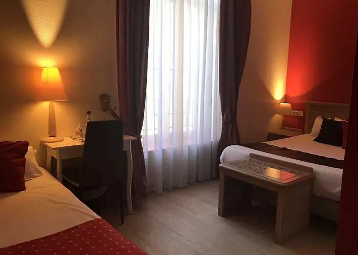 Hotel Aux Sacres Reims, Centre Historique 3*