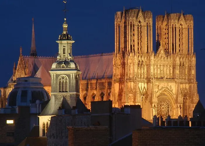 Szálloda Aux Sacres Reims, Centre Historique 3*